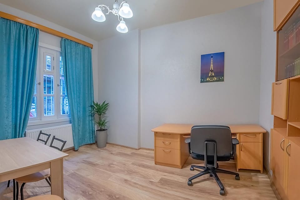 Living room, Seating area, Dining area, hair dresser
