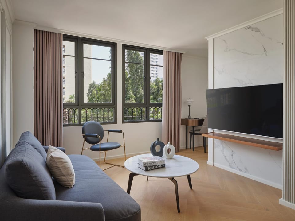TV and multimedia, Living room, City view
