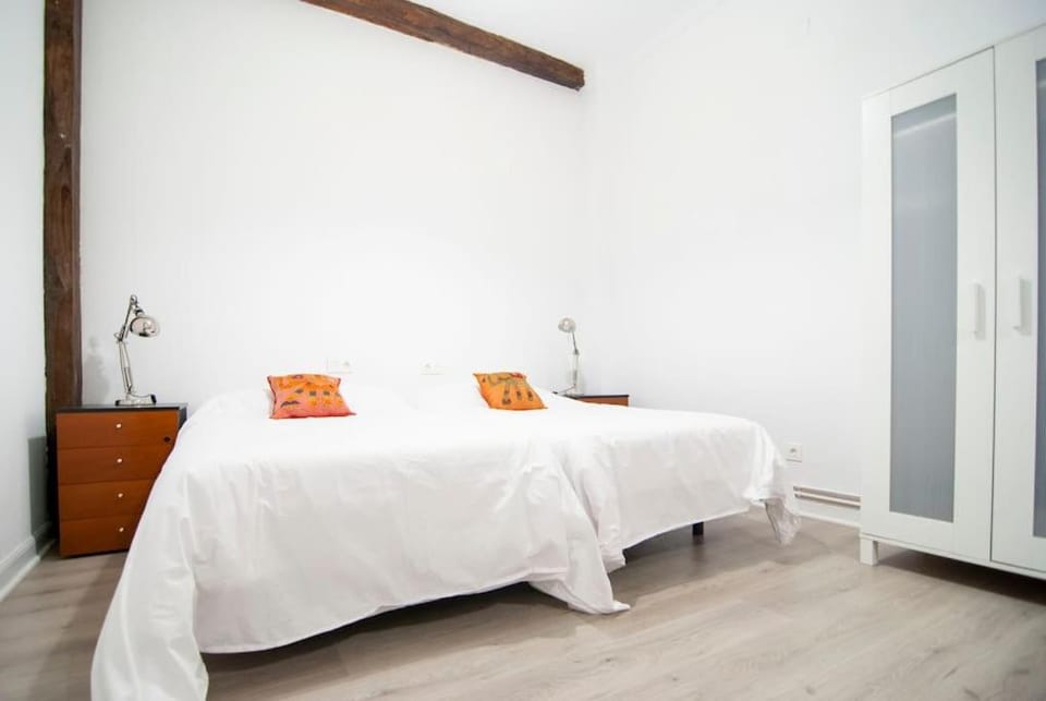 Bed, Photo of the whole room, Bedroom, wardrobe
