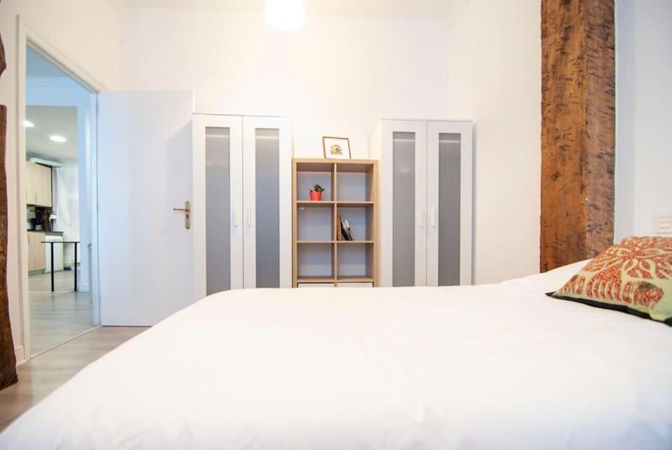 Bed, Photo of the whole room, Bedroom, wardrobe
