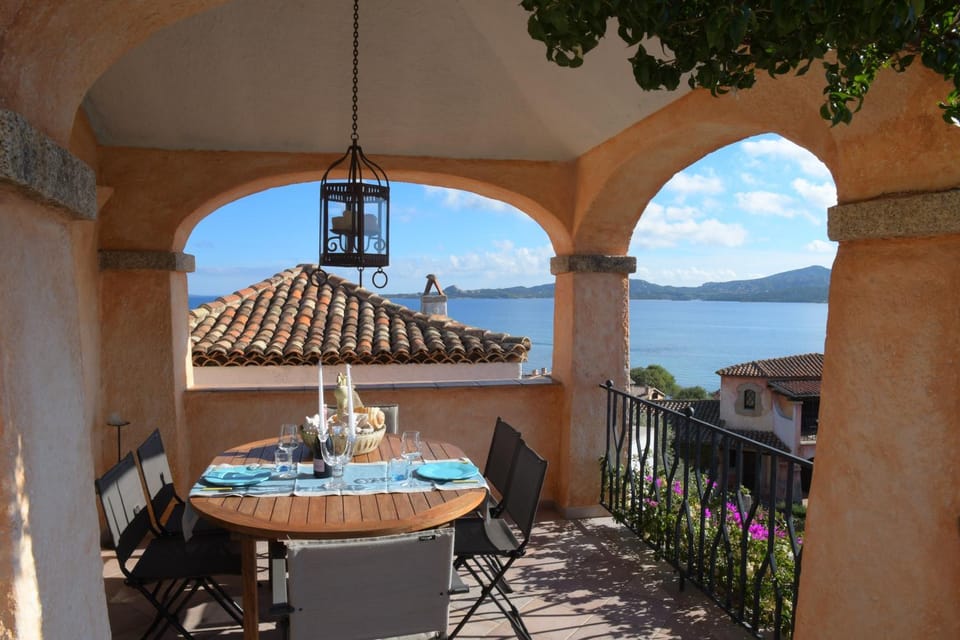 Property building, Patio, Day, Natural landscape, Balcony/Terrace, Dining area, Sea view