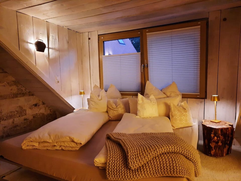 Bed, Bedroom
