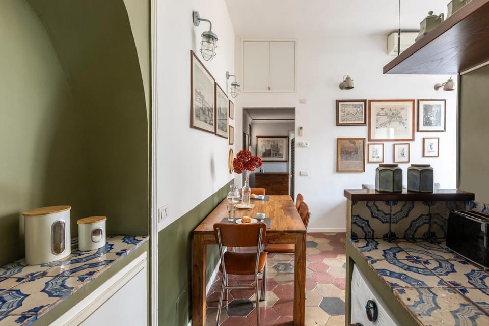 Colosseo Apartment- Heart of Rione Monti Apartment in Rome