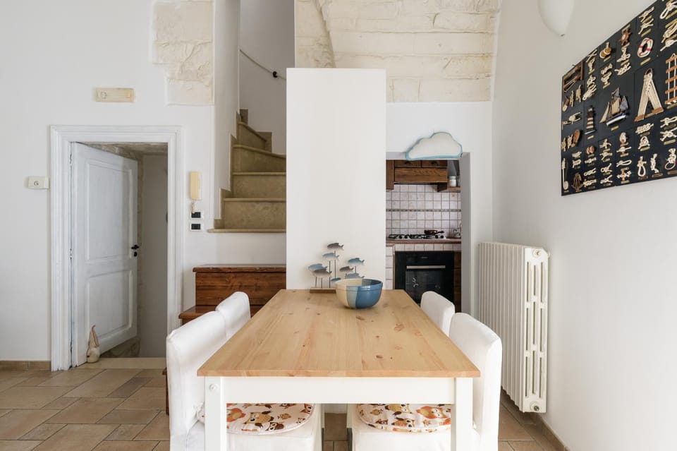 Kitchen or kitchenette, Dining area, pet friendly, stove