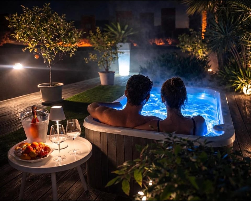 Patio, Night, People, Natural landscape, Hot Tub, Hot Tub, Drinks, group of guests