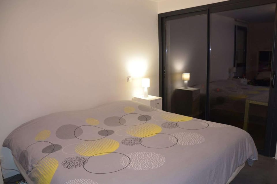 Villa en bois VUE MER avec jardin clos, WIFI, à 500m plage à l'Ile Grande en PLEUMEUR-BODOU REF-269 Villa in Brittany