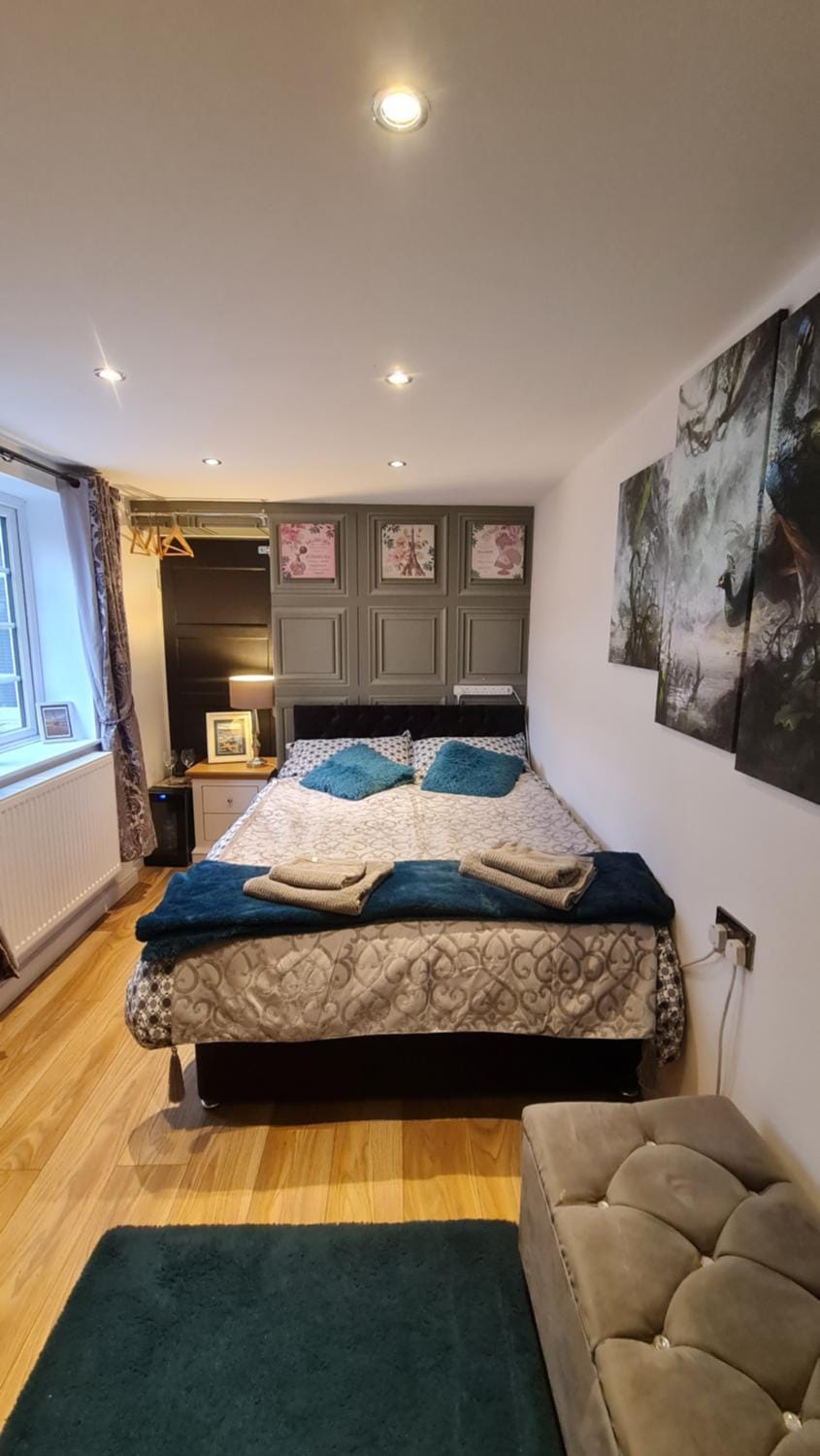 Sea-Quinn Views Bed and Breakfast in Wallasey