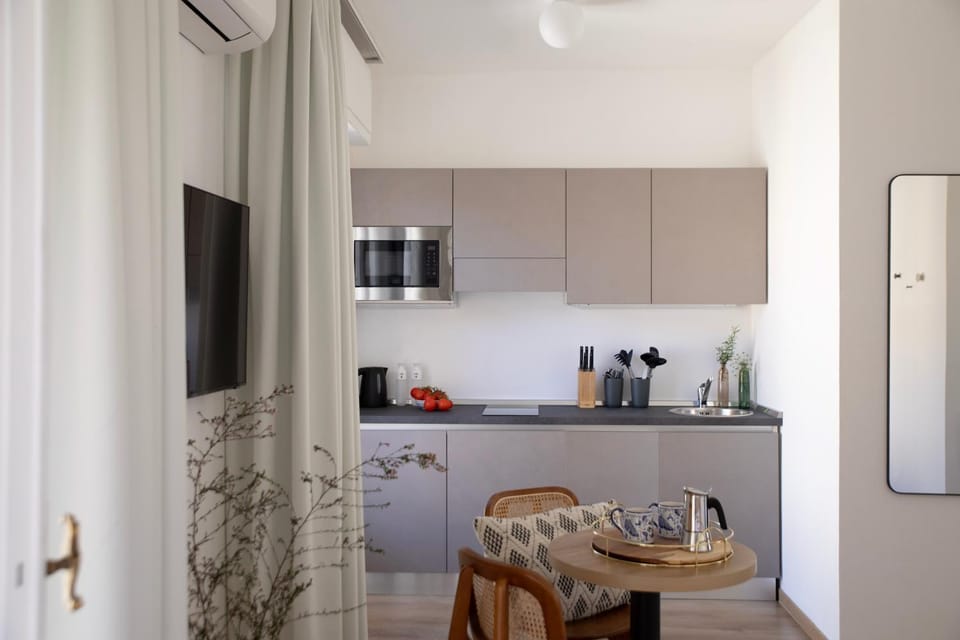 TV and multimedia, Coffee/tea facilities, Kitchen or kitchenette, Dining area