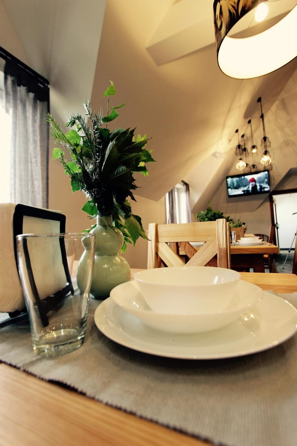Communal lounge/ TV room, TV and multimedia, Kitchen or kitchenette, Dining area, Food, flat iron, minibar