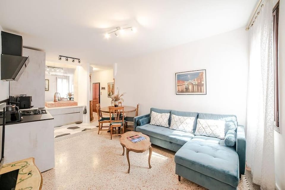 Delightful Apartment at 5 mins from Rialto Bridge Apartment in Venice