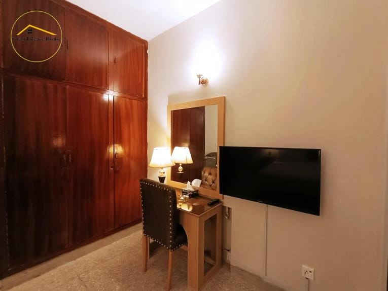 TV and multimedia, Seating area, wardrobe