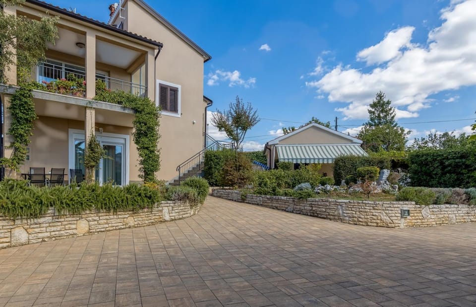 Property building, Garden