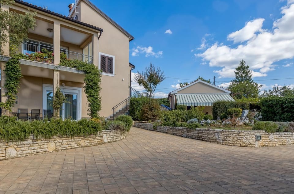 Property building, Garden