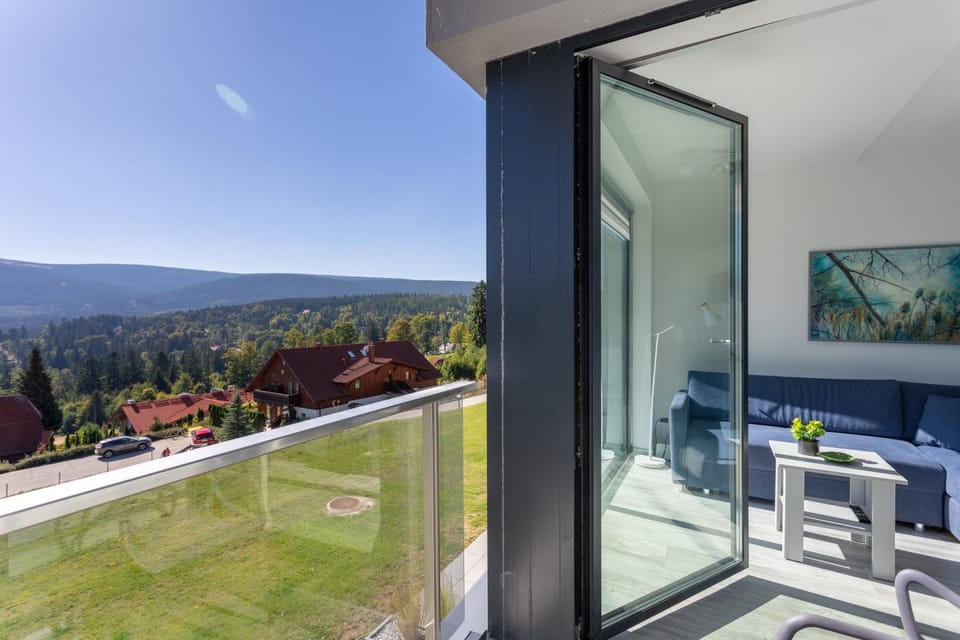 Balcony/Terrace, Mountain view