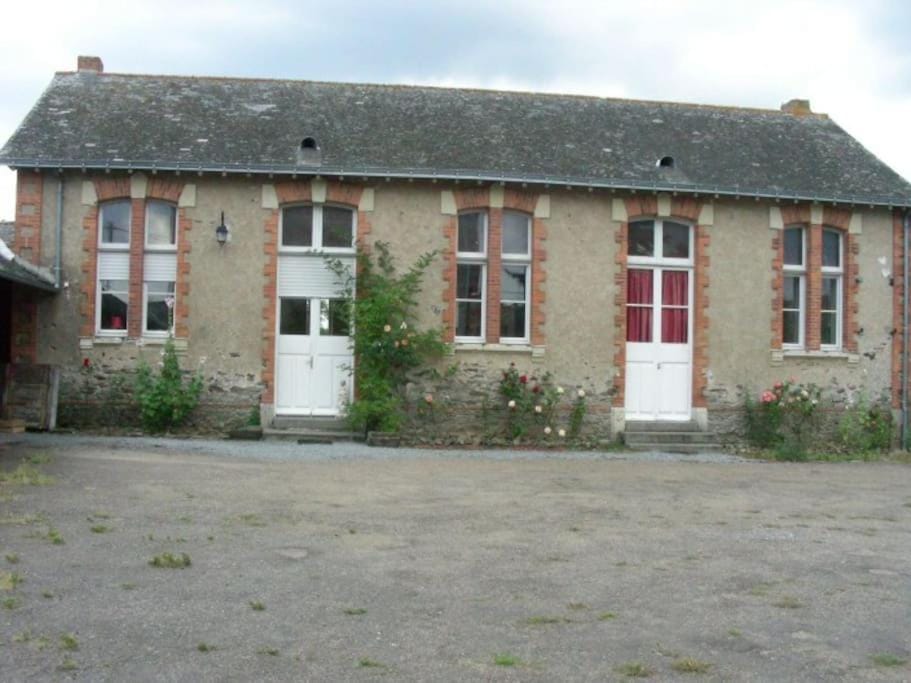 Gîte -Belle Maison dans une ancienne école-Tarif réduit hors WE ! House in Pays de la Loire