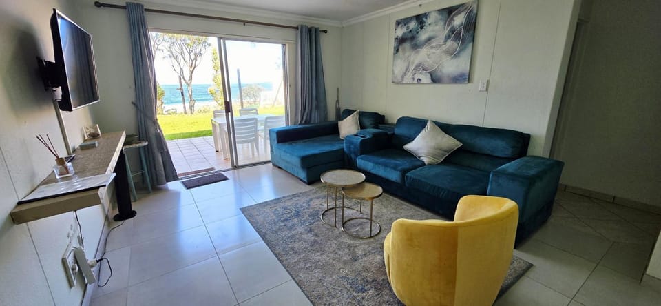 Patio, TV and multimedia, Seating area