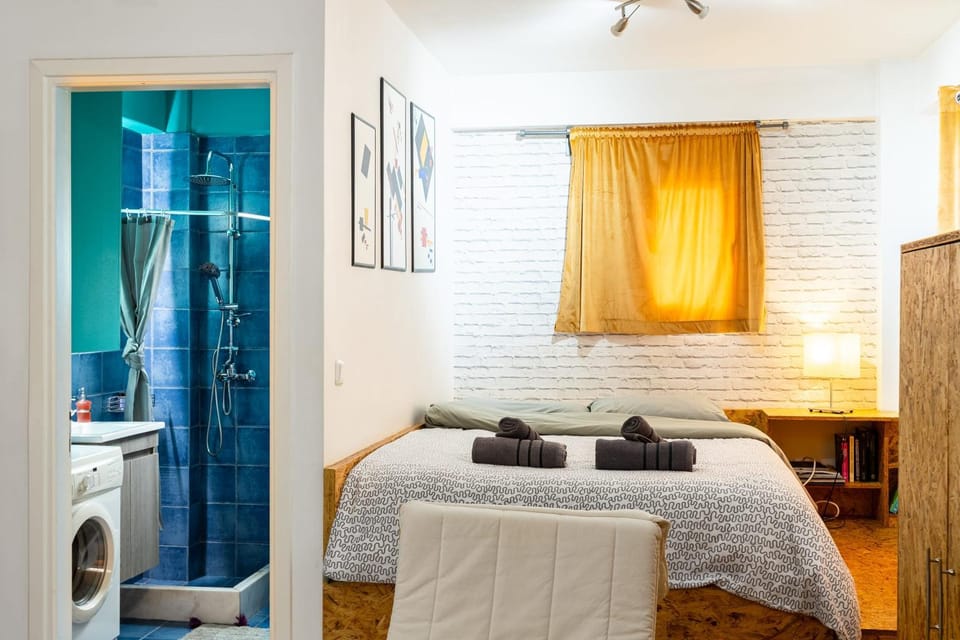 Bed, Bathroom, Photo of the whole room, Bedroom, towels