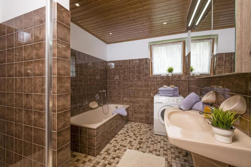 Toilet, Bathroom, Bath