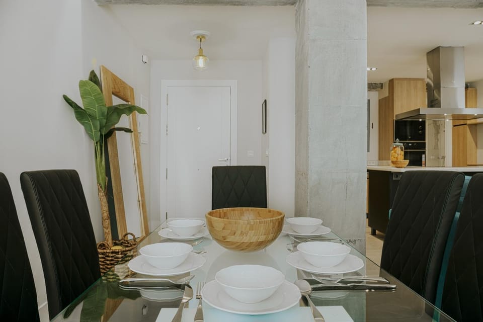 Kitchen or kitchenette, Living room, Seating area, Dining area
