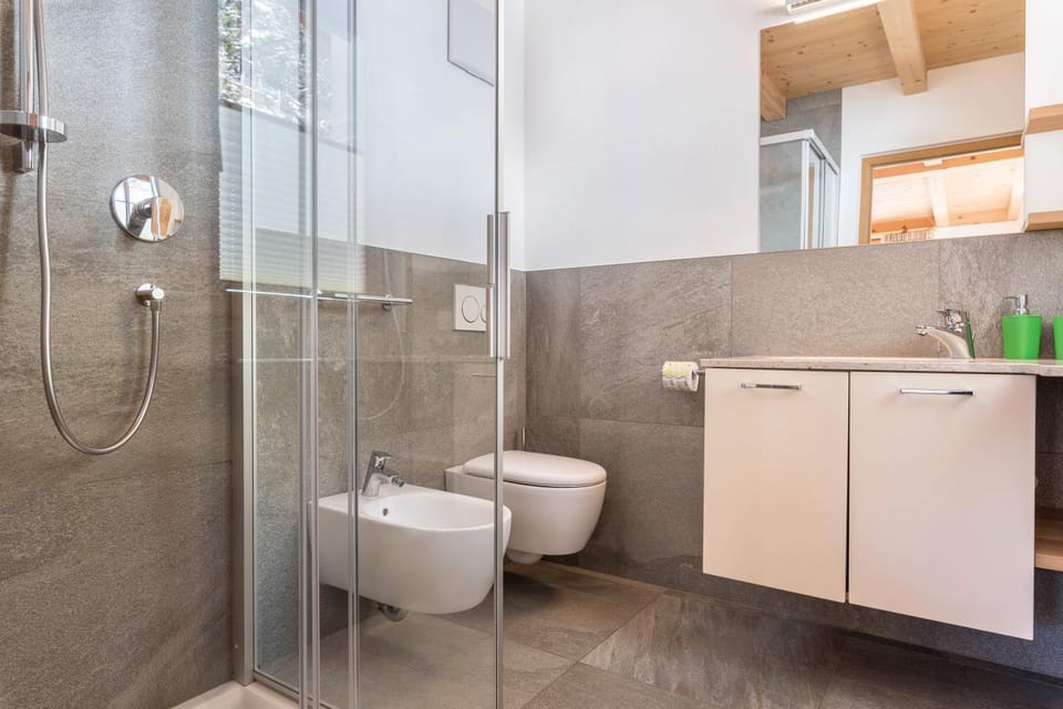 Bathroom, Living room