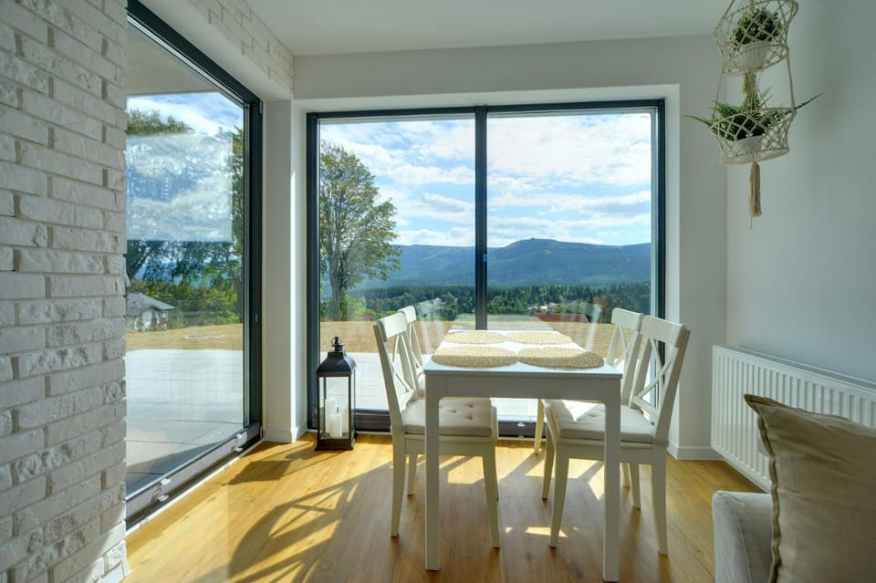 Balcony/Terrace, Mountain view