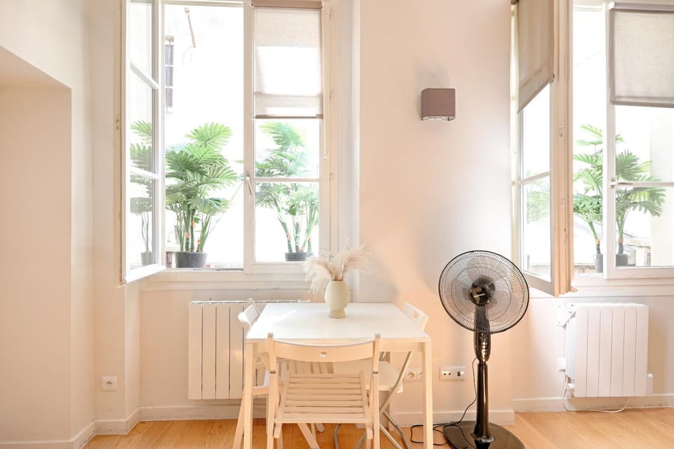 Servandoni - Heart of Saint Germain des Prés - Best location Apartment in Paris