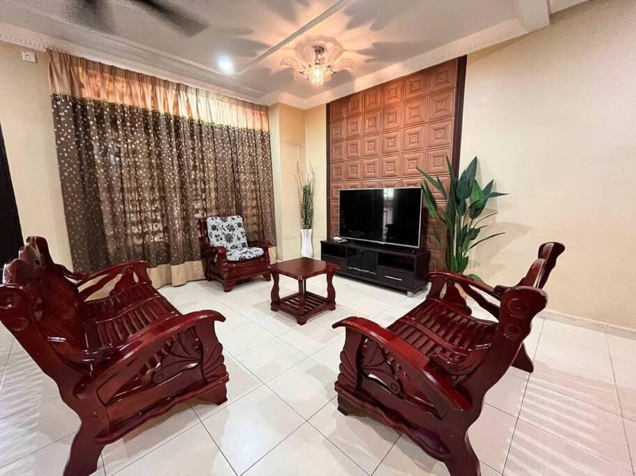 Grand Homestay Kulim 4-Bedroom House in Penang