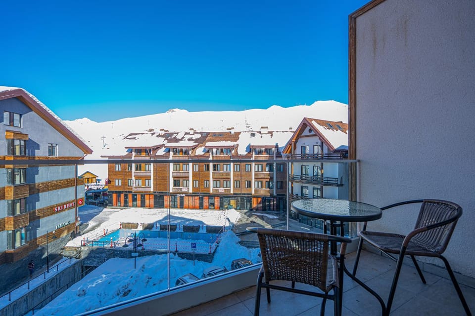 Property building, Day, Natural landscape, Winter, View (from property/room), Balcony/Terrace, Mountain view, Pool view, Swimming pool