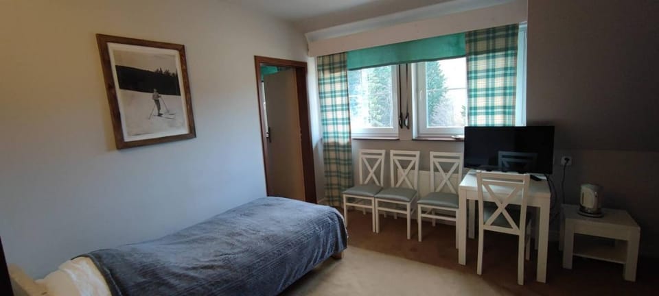 TV and multimedia, Coffee/tea facilities, View (from property/room), Photo of the whole room, Seating area, Bedroom, Landmark view, Landmark view, Mountain view, Mountain view