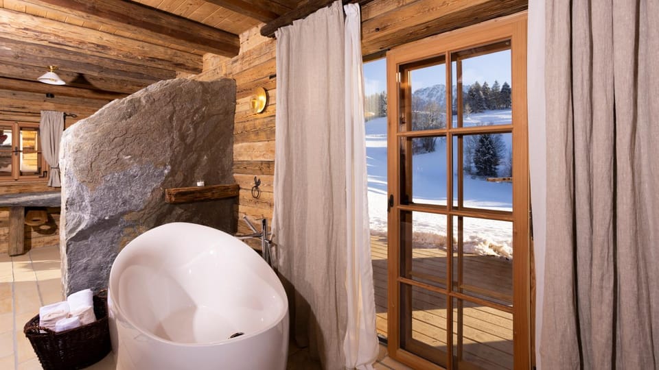 Winter, Bathroom, View (from property/room), Photo of the whole room, Bath
