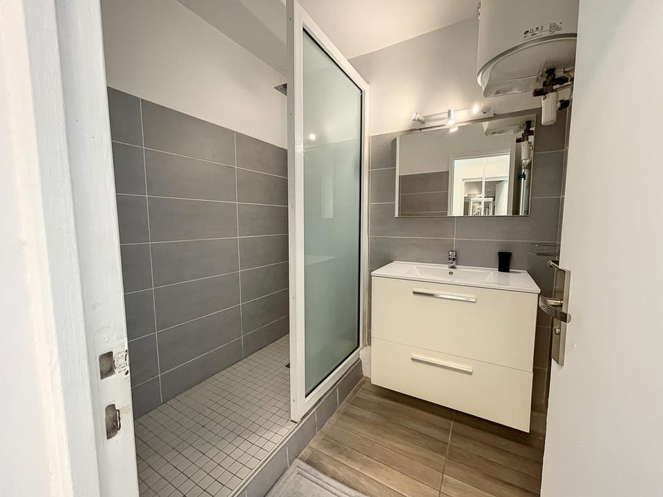 Shower, Bathroom