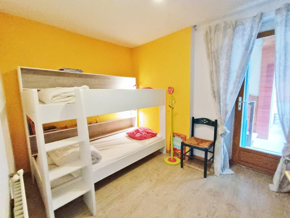 Bed, Photo of the whole room, Bedroom, bunk bed