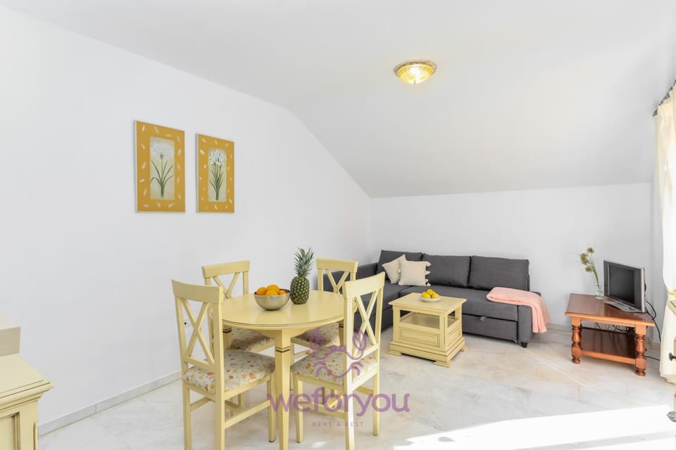 TV and multimedia, Living room, Dining area