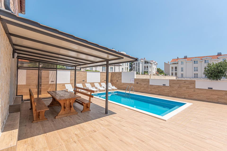 Property building, Swimming pool