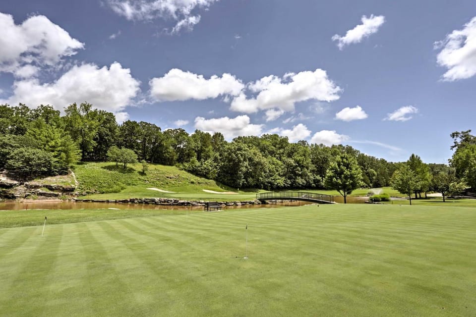 Ozark Livin' Lodge House in Table Rock Lake