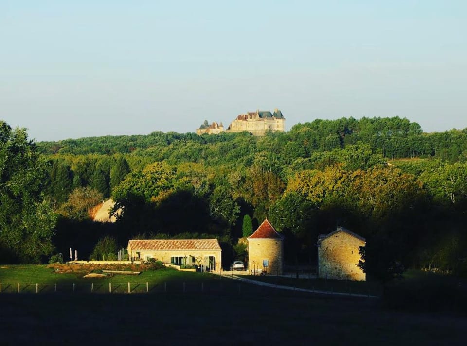 Nearby landmark, Day, Natural landscape, Landmark view