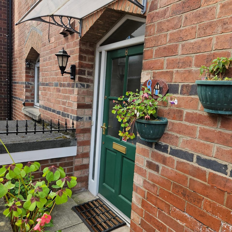 Property building, Facade/entrance