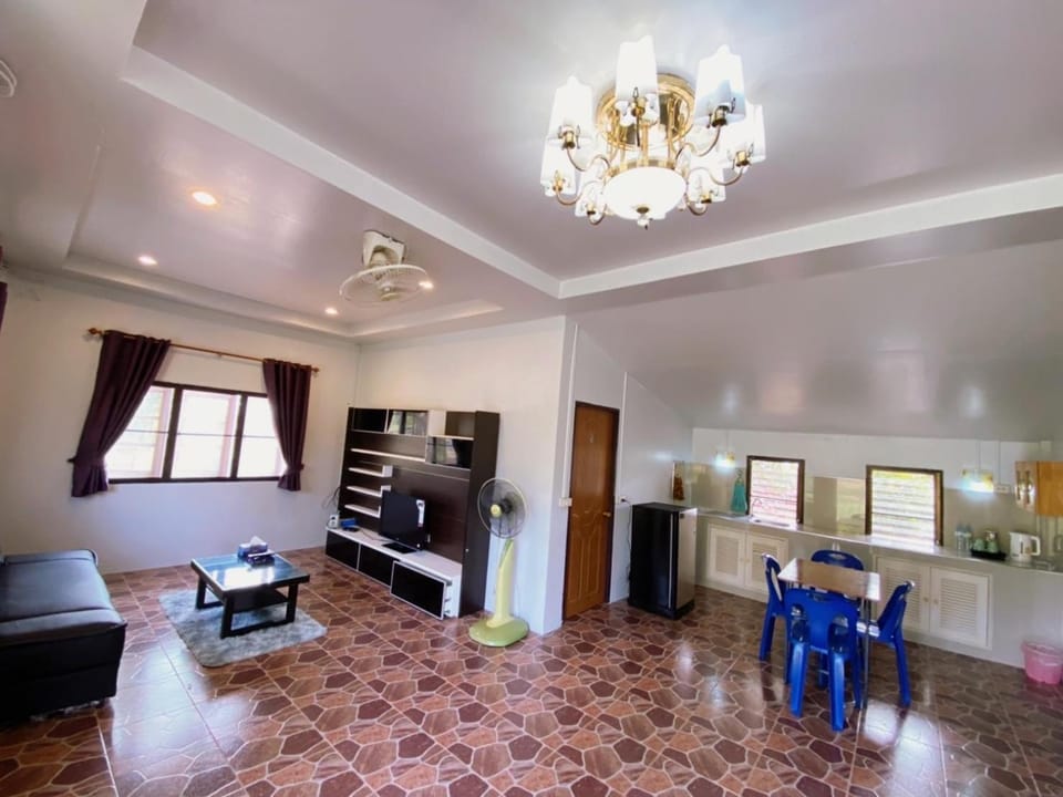 บ้านสวนจันทร์เจ้า House in Laos