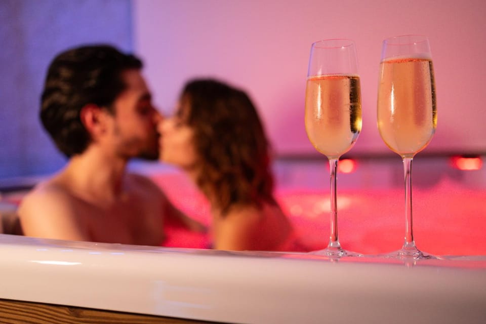 Hot Tub, Food and drinks, Bath