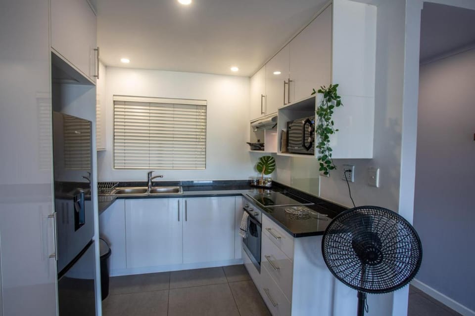 Stylish 1 bedroom Eastpoint Apartment in Durban
