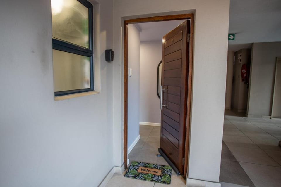 Stylish 1 bedroom Eastpoint Apartment in Durban