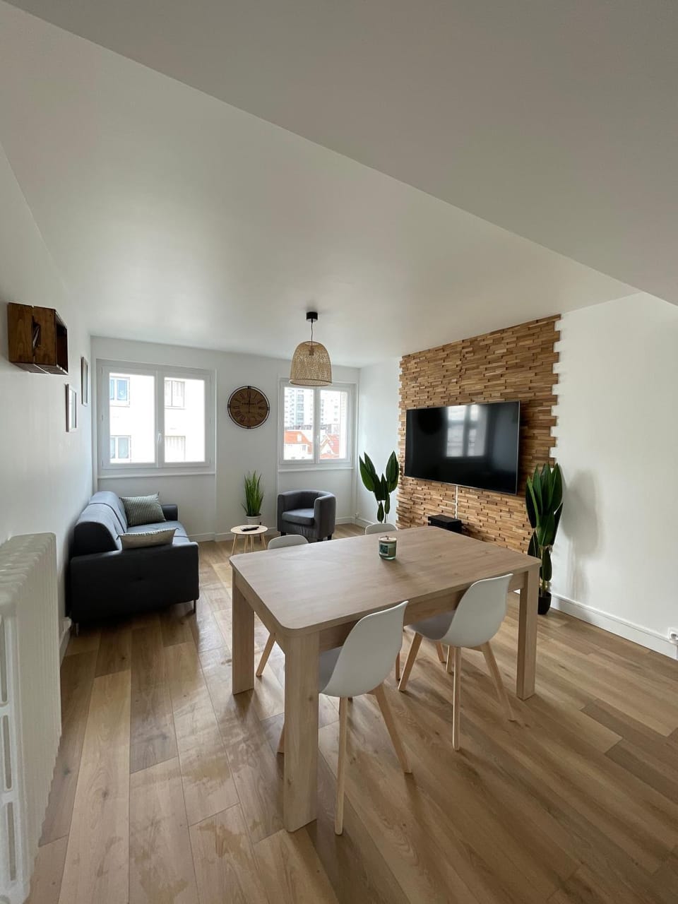 Communal lounge/ TV room, TV and multimedia, Living room, Dining area