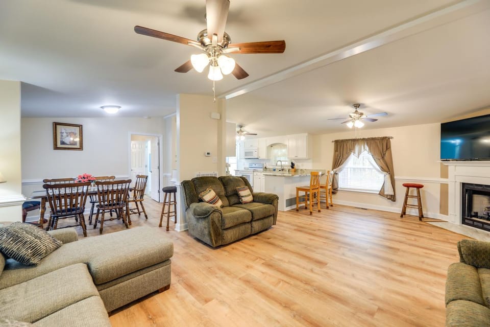 Cozy New Bern Getaway < 2 Mi to Trent River! House in New Bern