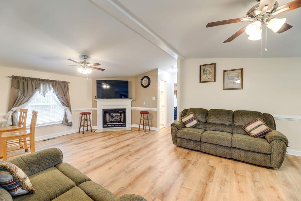 Cozy New Bern Getaway < 2 Mi to Trent River! House in New Bern