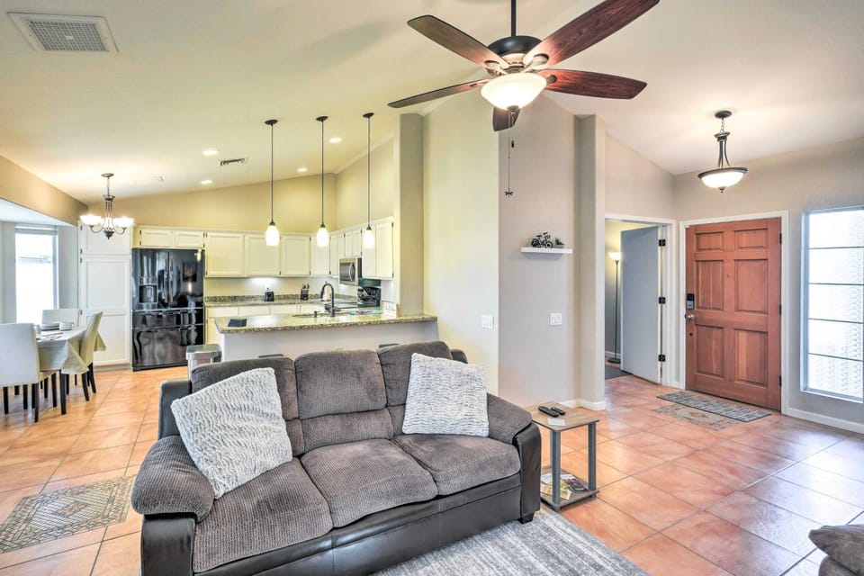 Gilbert Family Home: Games, Private Pool & Patio! House in Superstition Springs