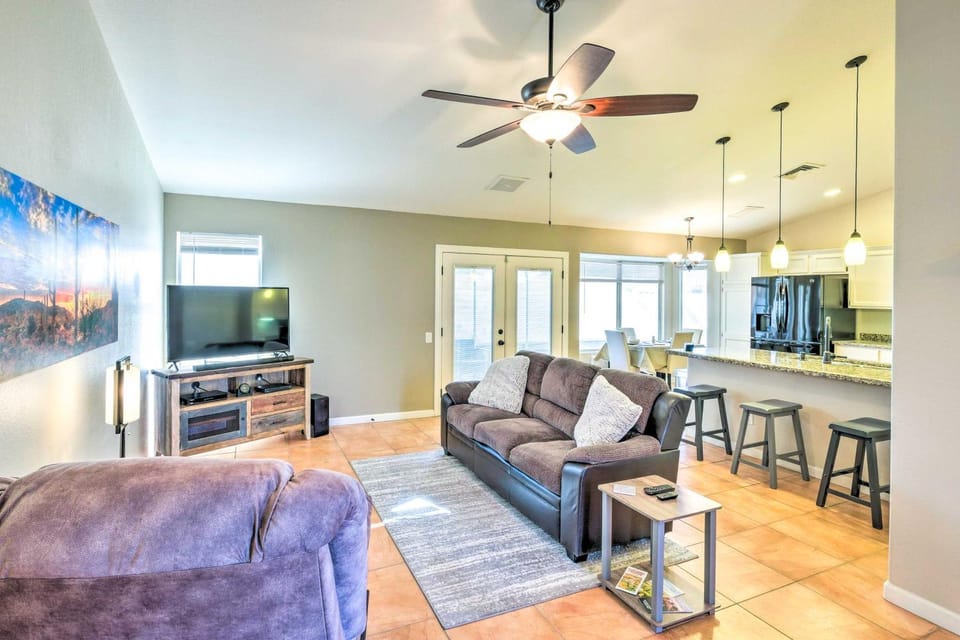 Gilbert Family Home: Games, Private Pool & Patio! House in Superstition Springs