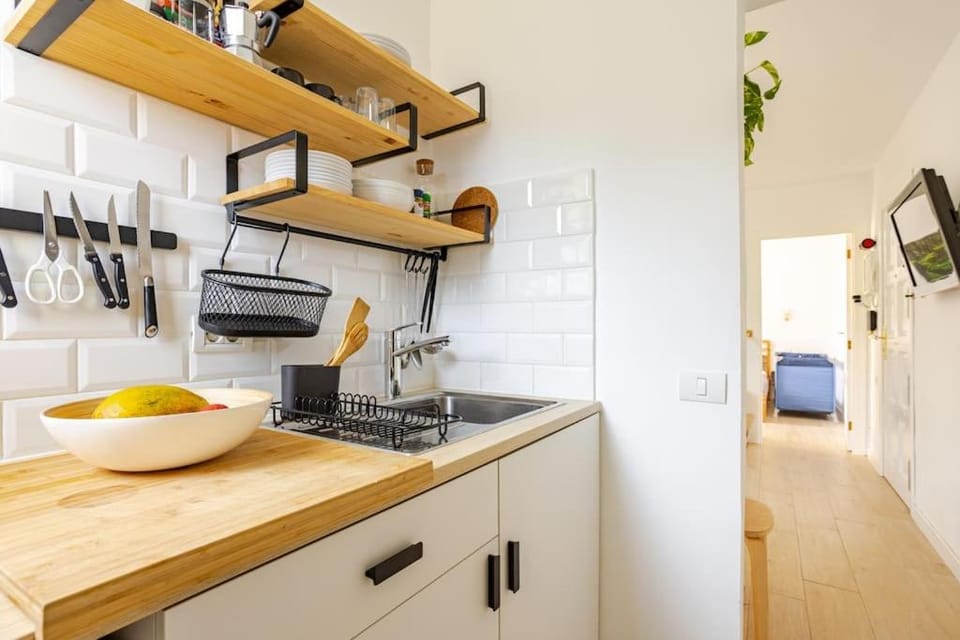 Coffee/tea facilities, Kitchen or kitchenette, Dining area, Breakfast, minibar, kitchen, kitchen