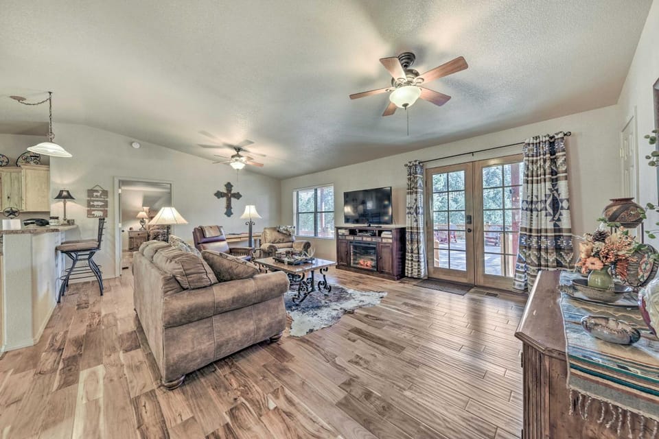 Charming Ruidoso Home w/ Deck & Lovely Views! House in Ruidoso