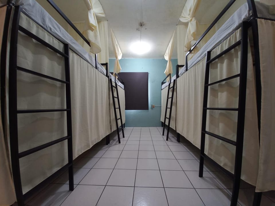 Bedroom, bunk bed, air conditioner