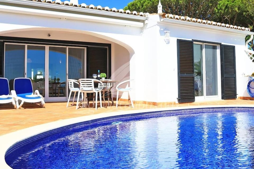 Seating area, Swimming pool